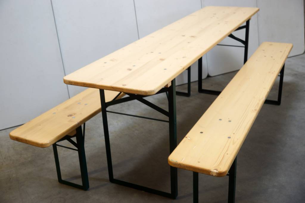 Biertafel incl. 2 banken